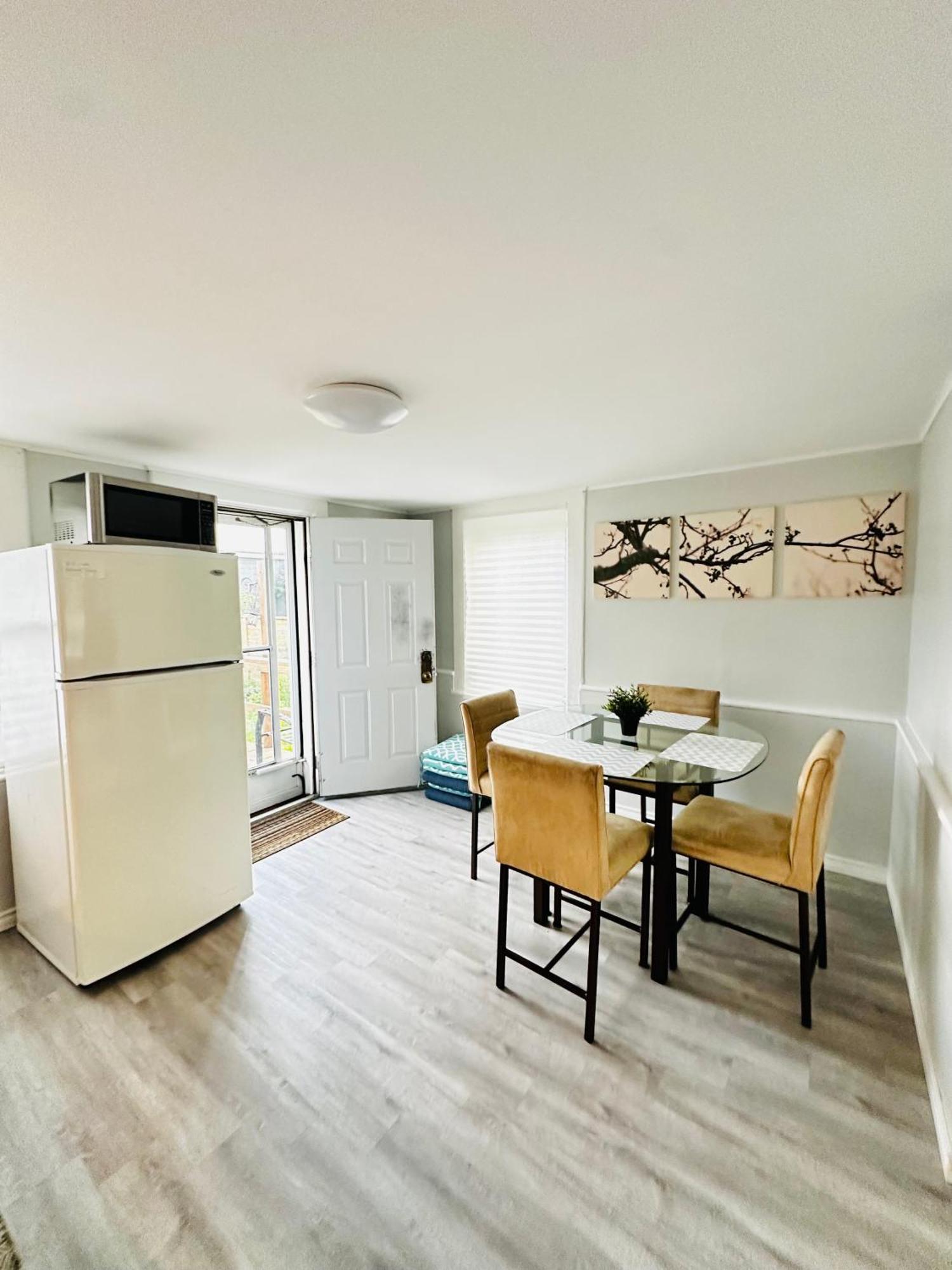 ピーターボロCozy 2Br House Near Centre With Patio, Bbq, Backyard, And Netflixアパートメント エクステリア 写真